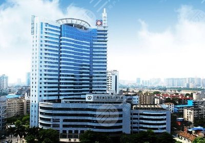 南宁医科大隆胸还是区医院隆胸好